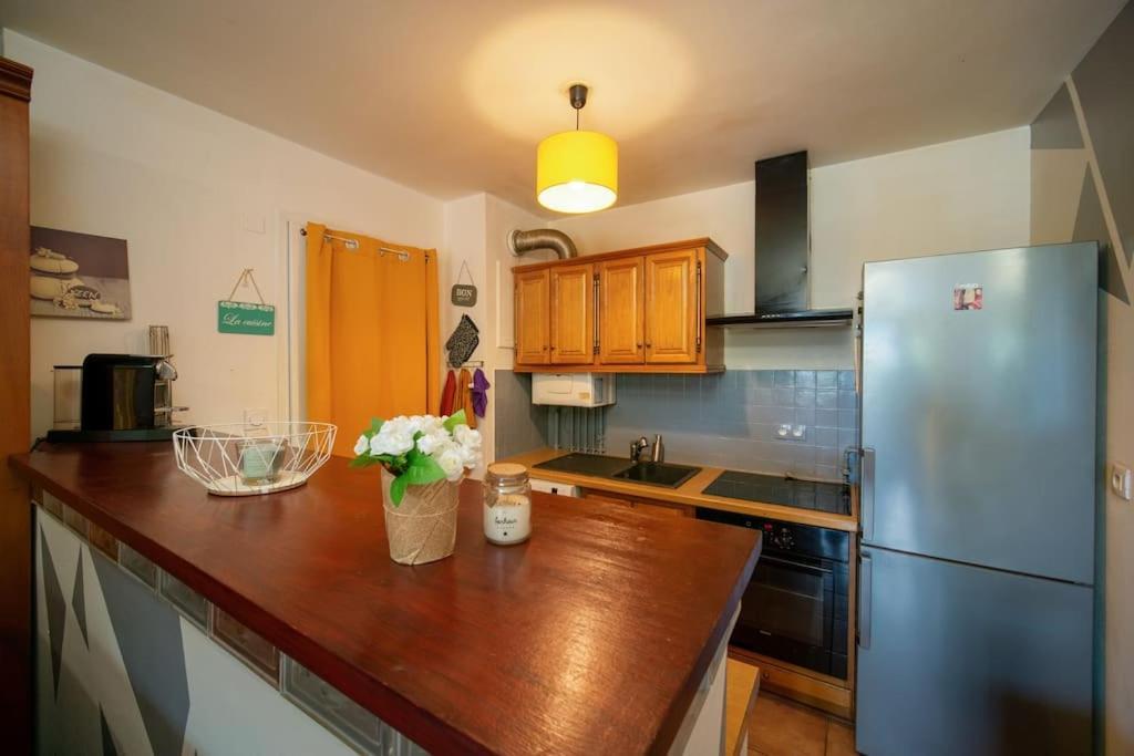 Appartement Tout Equipe Terrasse Et Parking Prive Marseille Ngoại thất bức ảnh